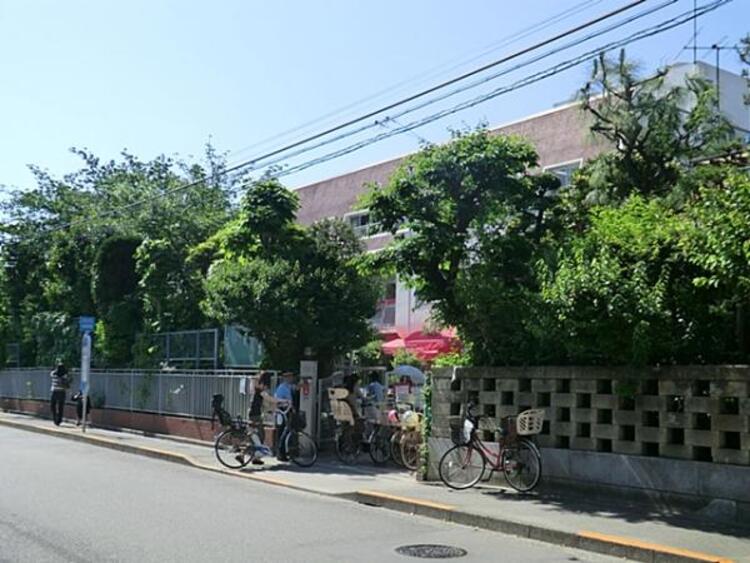 周辺 徳持幼稚園　600m