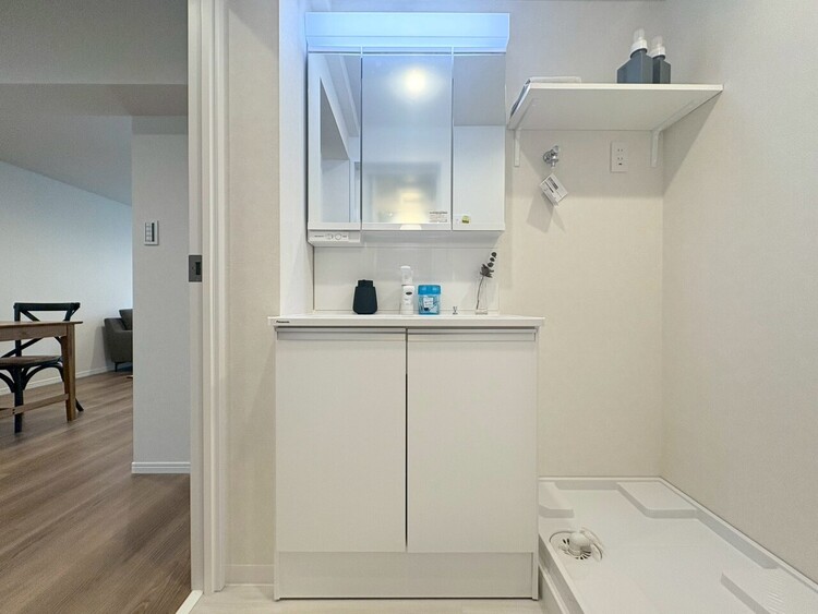 その他 清潔感を感じられる洗面化粧台。