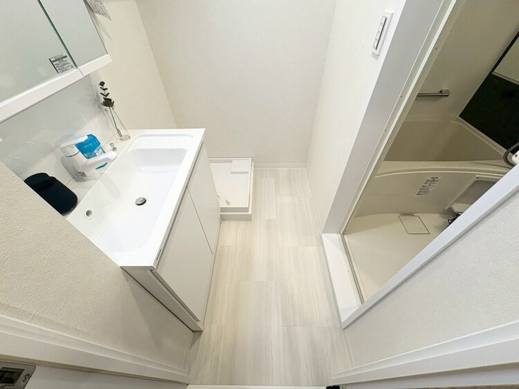 その他 十分な広さの脱衣所。