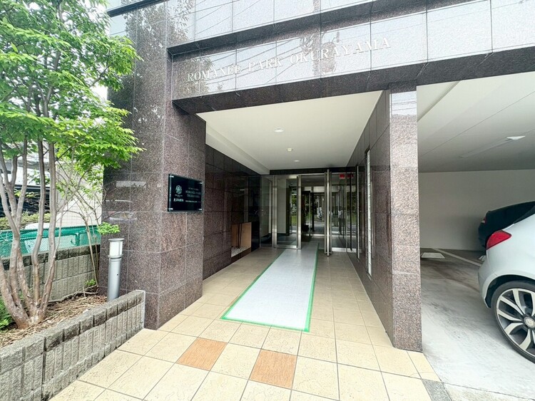 その他 上質感漂う玄関アプローチです。