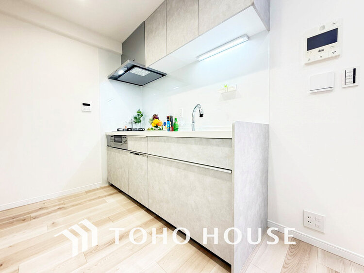 キッチン シンプルな部屋の雰囲気に溶け合うナチュラルキッチン