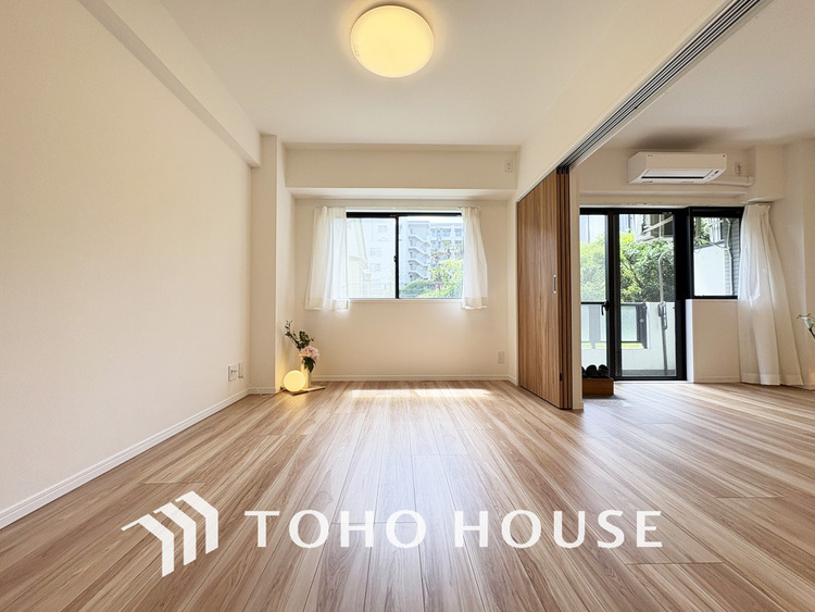 内装 シンプルですっきりとした室内は飽きのこない居心地の良い雰囲気です