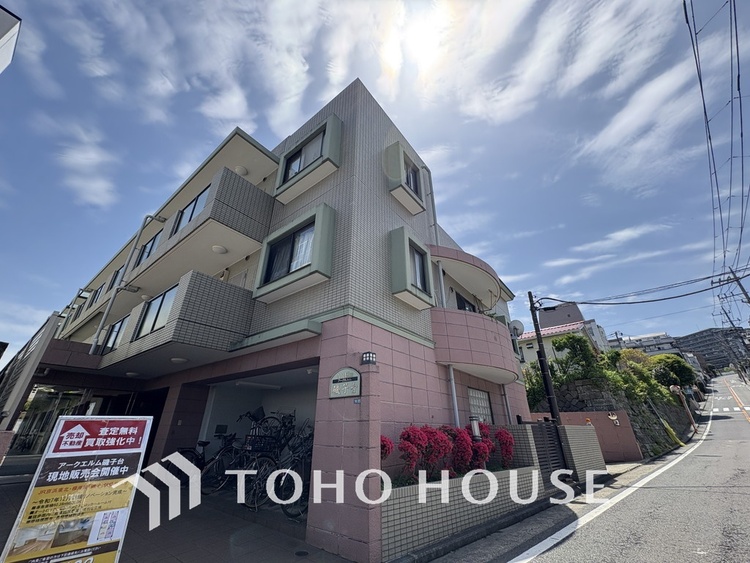 外観 〜大切なペットとの生活〜「磯子」駅徒歩8分の好立地〜南西向きのため陽当たり良好〜