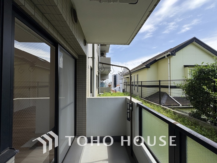 バルコニー 陽当たり良好なバルコニー