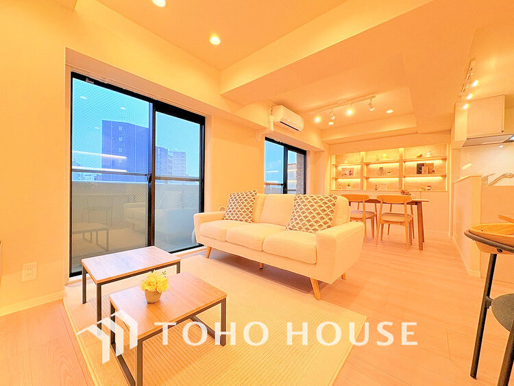 内装 広がりのある住空間、家族が集まるリビング・ダイニング