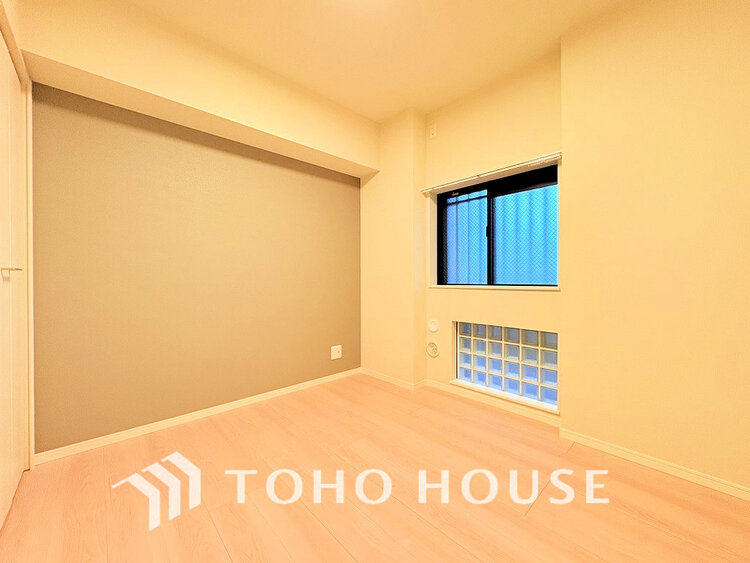 内装 採光もある洋室は、くつろぎのひと時を過ごすのにぴったり