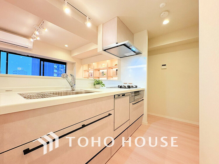 キッチン シンプルな部屋の雰囲気に溶け合うナチュラルキッチン