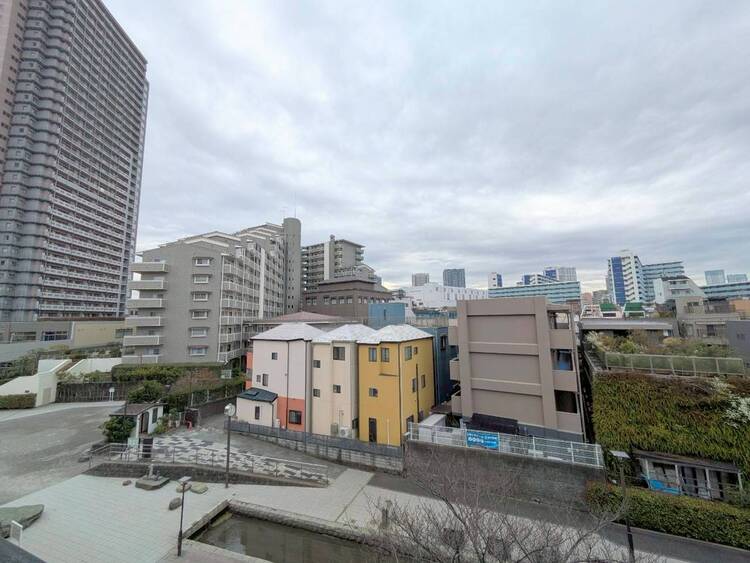 その他 眺望や窓からの景色が良いと、家で過ごす時間も快適です。
