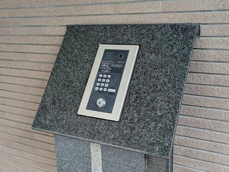 その他 誰が来てもわかる様にモニター付きインターホンを設置。