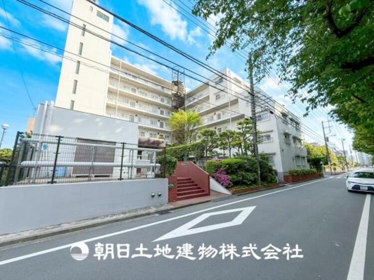 外観 【外観写真】デザインされた空間と競い合うかのような充実した建物と共に大切な家族の思い出を刻んでいきます。