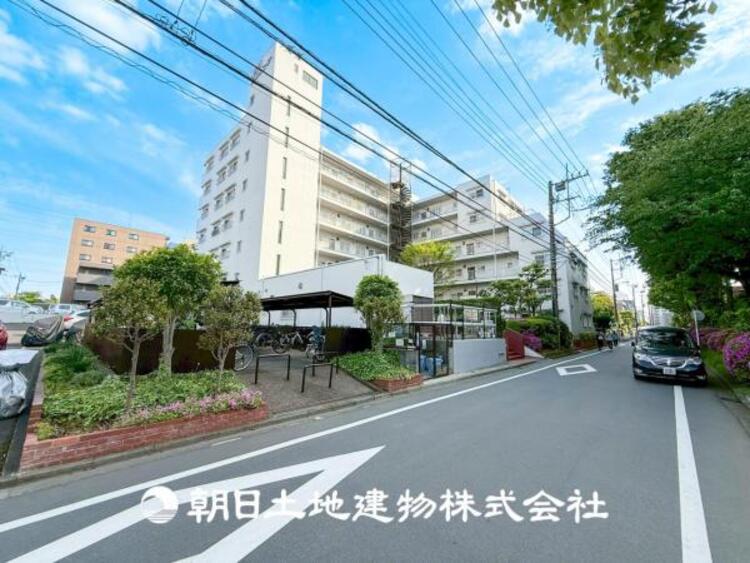 外観 【外観写真】時代の流行ではなく拘りを貫く。シックなカラートーンで街並みに溶け込む外観は、主張し過ぎず、かつ平凡ではない絶妙なバランスで輝きを放ちます。