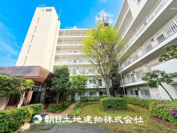 外観 【外観写真】直線的なフォルムと落ち着いた色合いが、都会的な雰囲気を演出しています。