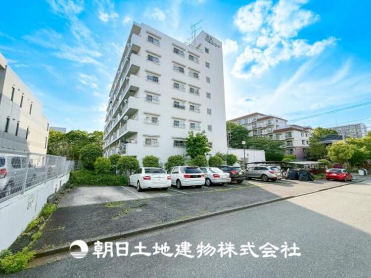 外観 【外観写真】無駄のないデザインと落ち着いたカラーリングが特徴のシンプルモダンな住宅。機能性と美しさを兼ね備えた外観です。