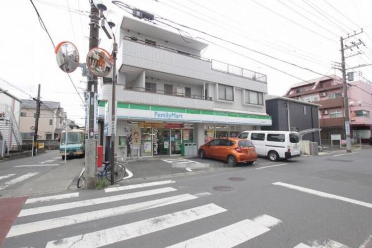 周辺 ファミリーマート三河屋上鶴間店まで約674ｍ