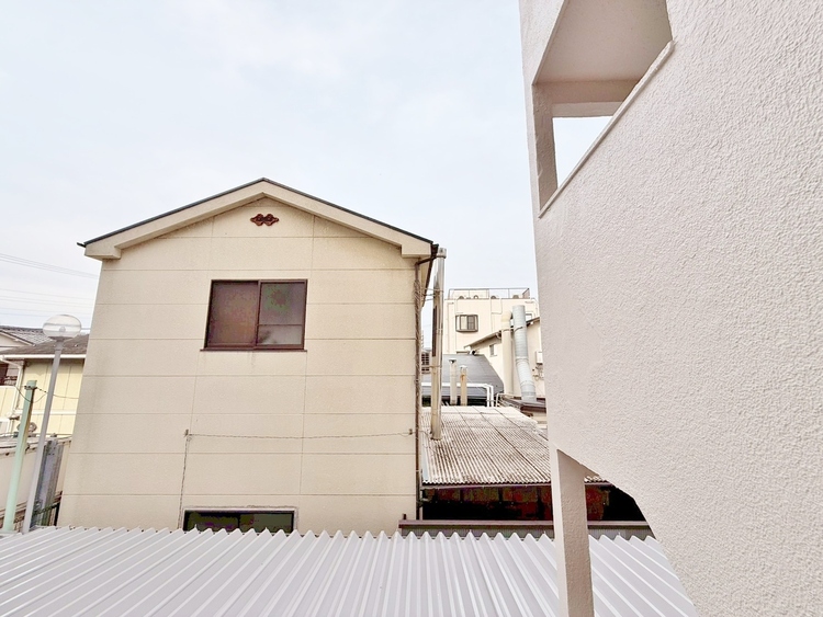 バルコニー 頬をなでる、優しい風を感じることが出来ます。