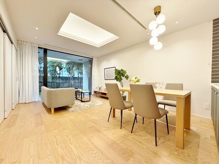 居間 豊かな居住性と、安心感を満たすクオリティが見事に調和した住空間。