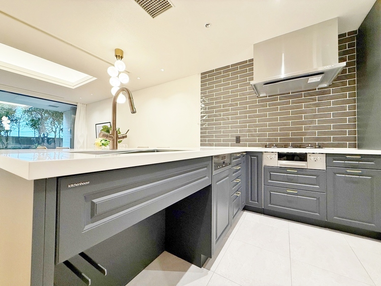 キッチン 洗練されたスタイリッシュなデザイン性と使いやすさを備えた仕様。