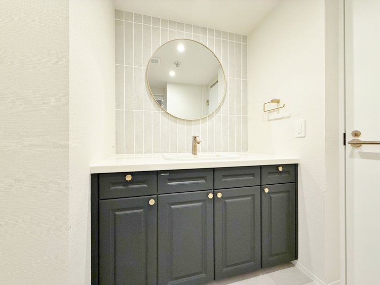 洗面 何かと物が増える場所だからこそ、スッキリと見映えの良い空間に。