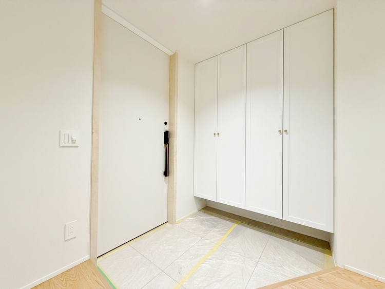 玄関 シューズボックスを完備した玄関です。