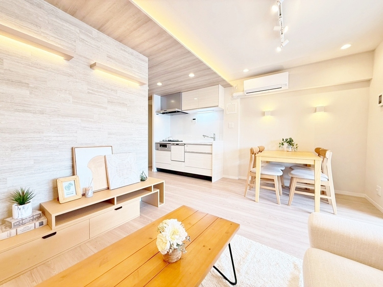 居間 快適に過ごす毎日を求めて、暮らしの中でご自身の「マイホーム」に創り上げてください。