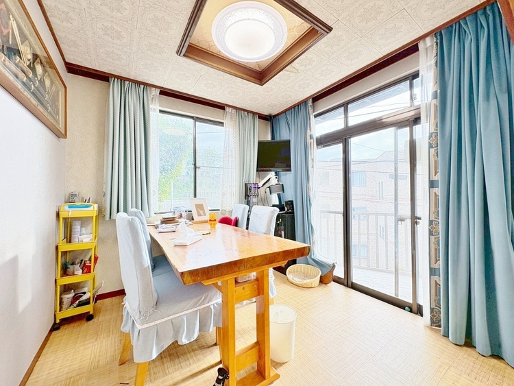 居間 豊かな居住性と、安心感を満たすクオリティが見事に調和した住空間。