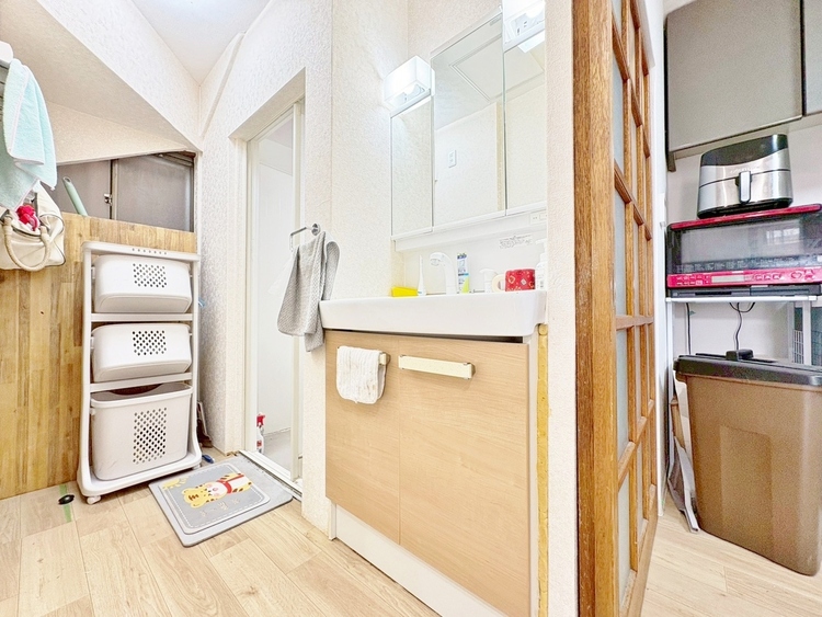 洗面 清潔感と心地よさを重視した、上質感漂うパウダールーム。