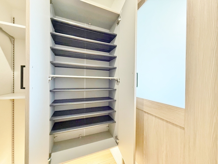 収納 居室にはクローゼットがあり、荷物もスッキリ収納して快適にお過ごしいただけます。