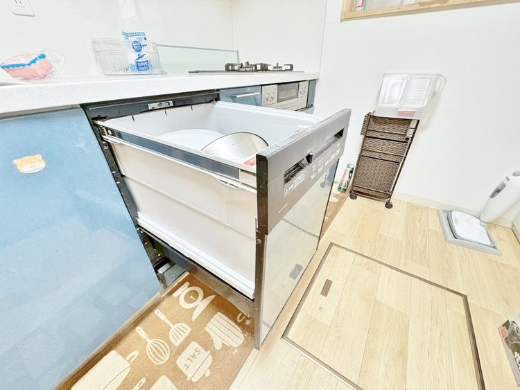 設備 食器洗いの負担を軽減。手荒れを抑えて、節水効果も見込めます。省スペースのビルトインタイプです。