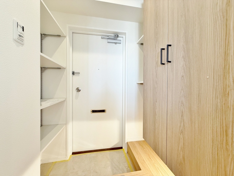 玄関 シューズボックスを完備した玄関です。
