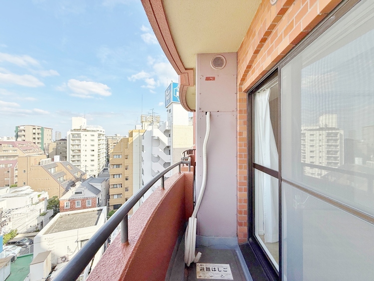 バルコニー 暮らしの中で、光と風を演出してくれるバルコニー。