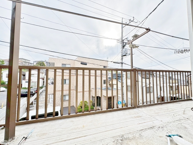 バルコニー 暮らしの中で、光と風を演出してくれるバルコニー。