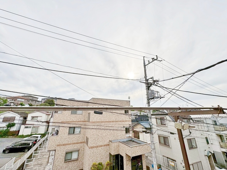 バルコニー 頬をなでる、優しい風を感じることが出来ます。