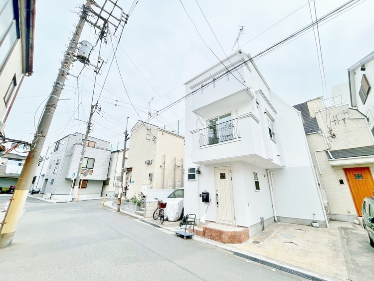 外観 現地に足をお運びいただいた際には、周辺散策などをお勧めいたします。