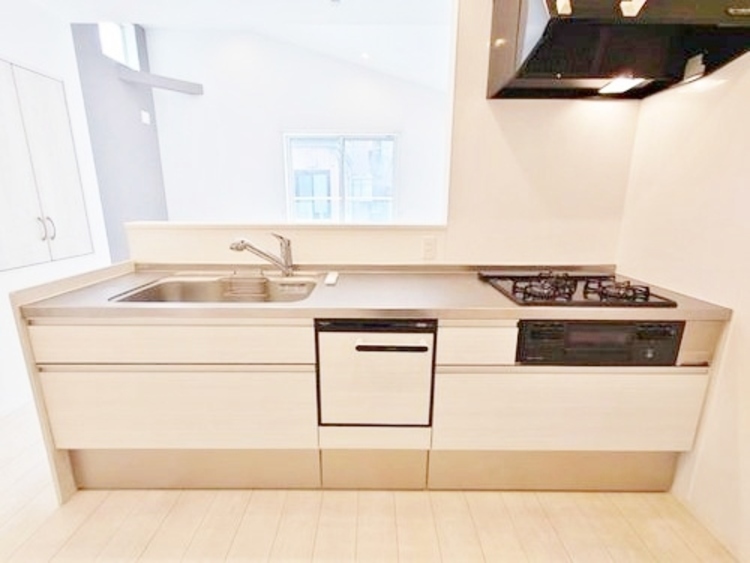 キッチン スマートな意匠と充実の機能を備えたキッチンが、暮らしにおいしい彩りを添えます。