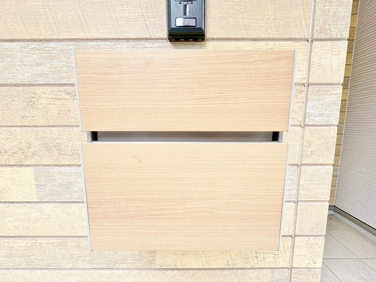 設備 郵便物を受け取るための郵便受け。