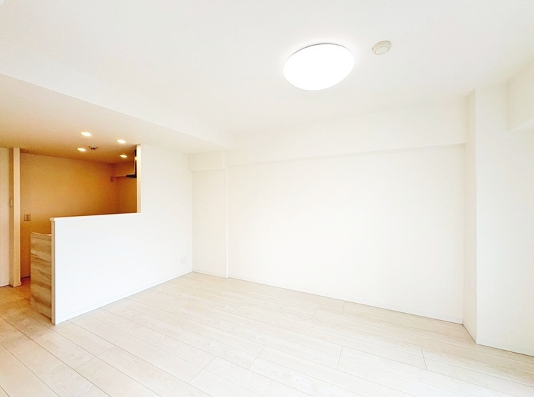 居間 快適に過ごす毎日を求めて、暮らしの中でご自身の「マイホーム」に創り上げてください。