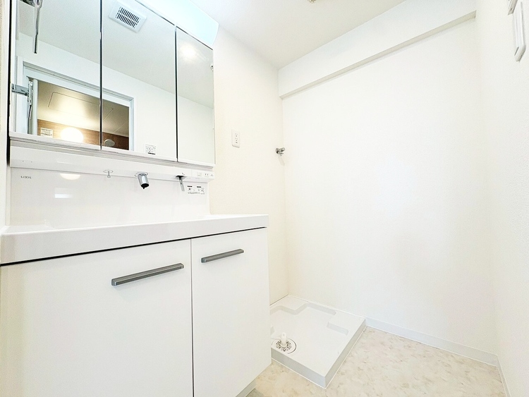 洗面 清潔感と心地よさを重視した、上質感漂うパウダールーム。