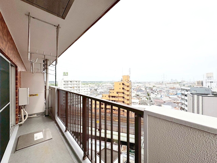 バルコニー 暮らしの中で、光と風を演出してくれるバルコニー。