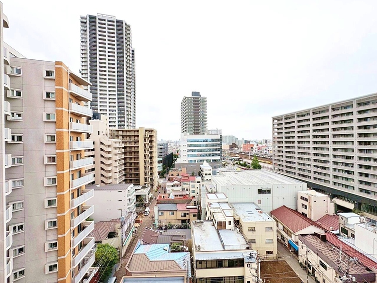 バルコニー 頬をなでる、優しい風を感じることが出来ます。