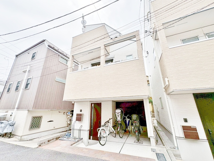 外観 資料には掲載していない情報が、現地にはたくさんあります。是非一度、現地をご確認ください。