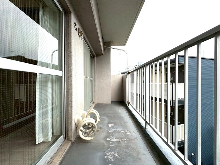 バルコニー 暮らしの中で、光と風を演出してくれるバルコニー。