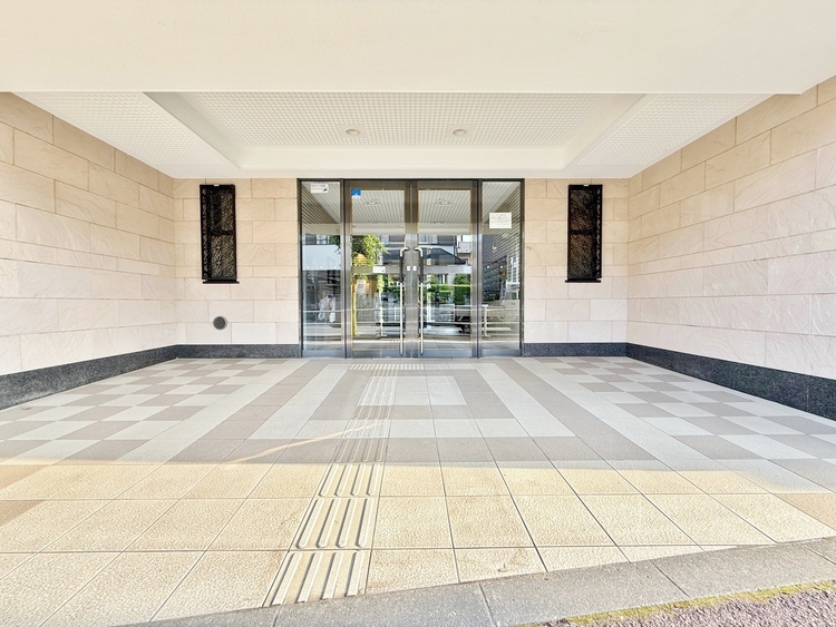 エントランス 外と内をつなぐエントランスは、まさに顔となる場所。