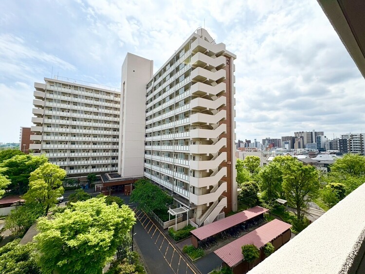 その他 眺望や窓からの景色が良いと、家で過ごす時間も快適です。