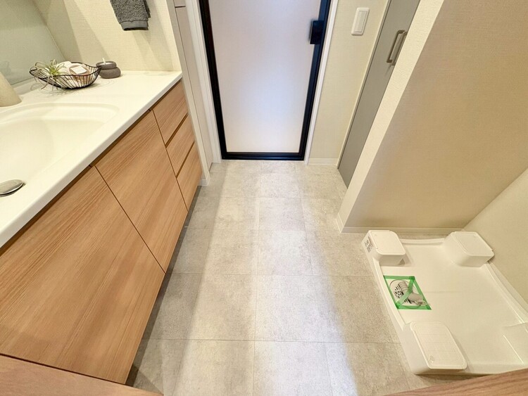 その他 十分な広さの脱衣所。