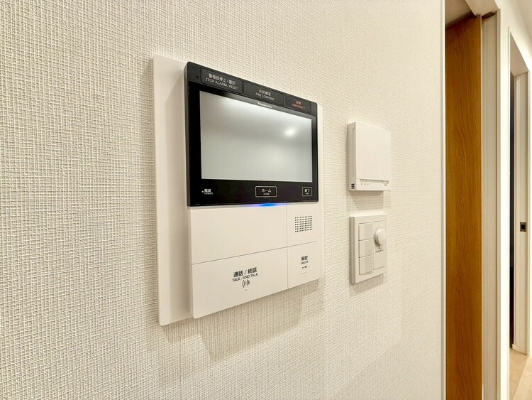 その他 誰が来てもわかる様にモニター付きインターホンを設置。