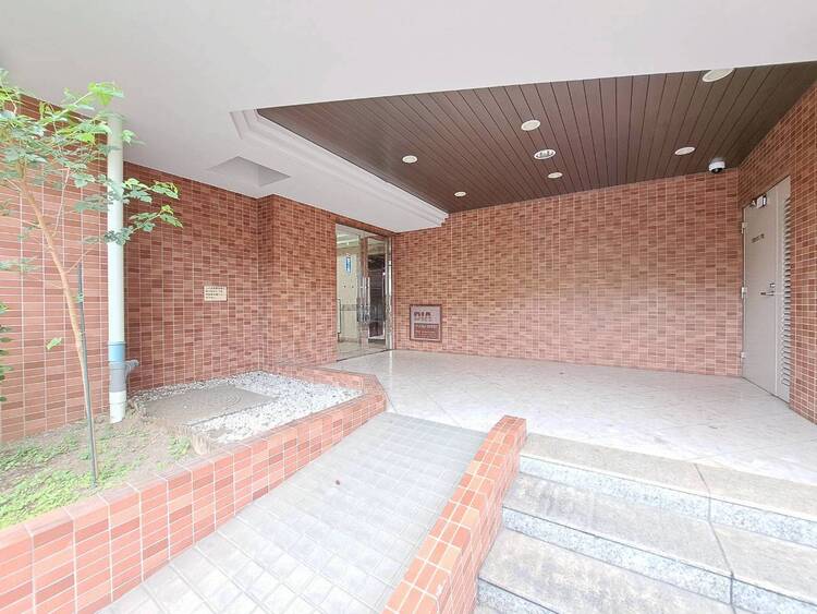 その他 上質感漂う玄関アプローチです。