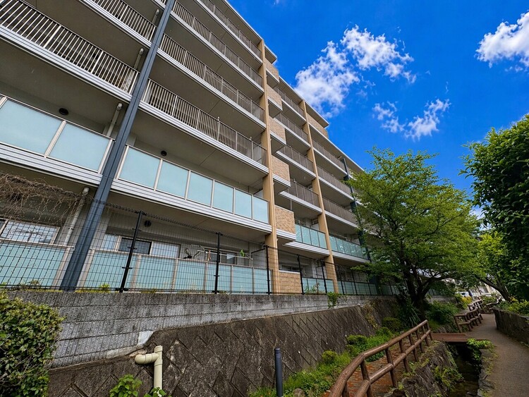 その他 飽きのこないシンプルモダンな外観です。