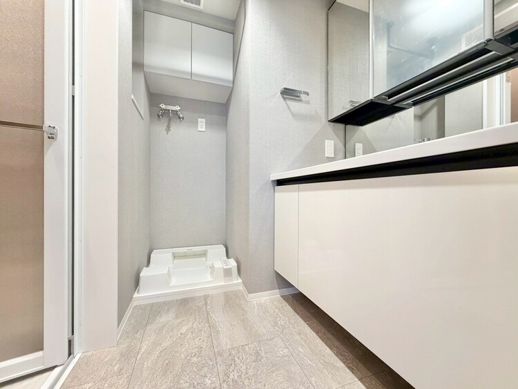 その他 十分な広さの脱衣所。