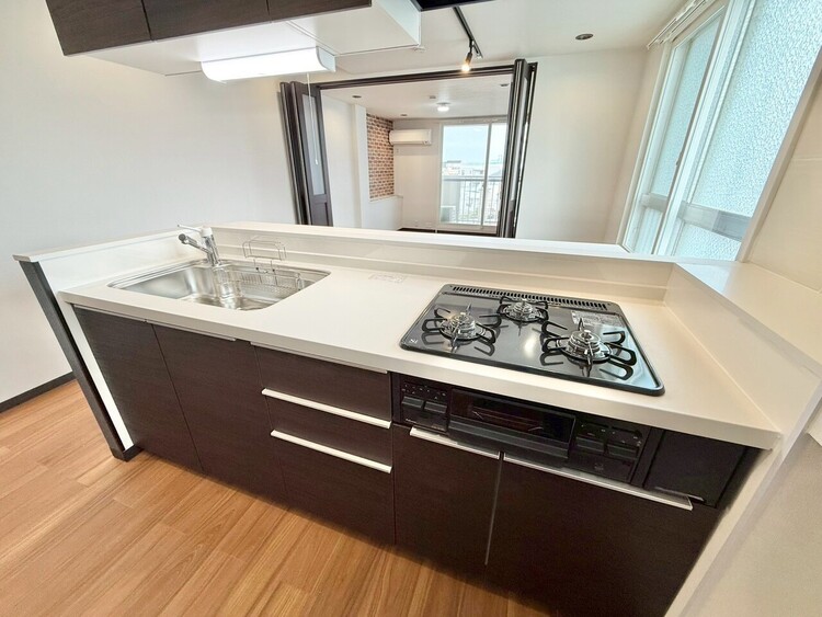 その他 開放感のあるキッチンスペース。調理をしながら、会話も弾みそうですね。