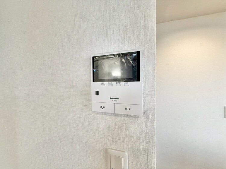 その他 誰が来てもわかる様にモニター付きインターホンを設置。